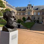 Vue Exceptionnelle Sur La Place Gambetta Plein Centre Cafés Restos Idéal Pro Ou En Famille