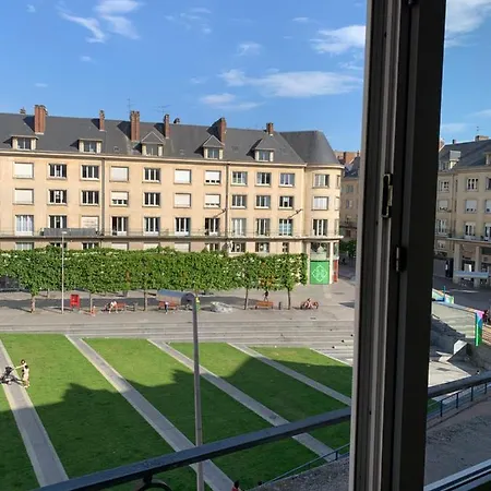 Апартаменты Vue Exceptionnelle Sur La Place Gambetta Plein Centre Cafes Restos Ideal Sejour Pro Ou En Famille Амьен
