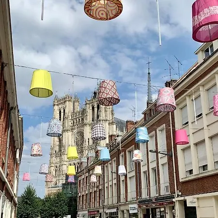 Vue Exceptionnelle Sur La Place Gambetta Plein Centre Cafes Restos Ideal Sejour Pro Ou En Famille אמיינס