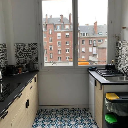 Vue Exceptionnelle Sur La Place Gambetta Plein Centre Cafes Restos Ideal Sejour Pro Ou En Famille