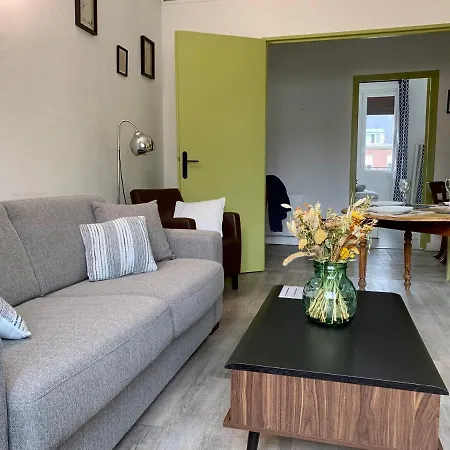 Vue Exceptionnelle Sur La Place Gambetta Plein Centre Cafes Restos Ideal Sejour Pro Ou En Famille Апартаменты